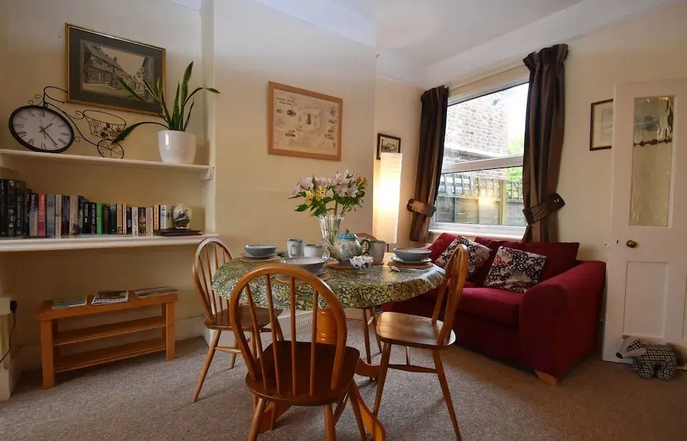 Tilling View with private parking