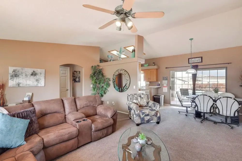 Pool & Hot Tub: Pet-friendly Lake Havasu Home!