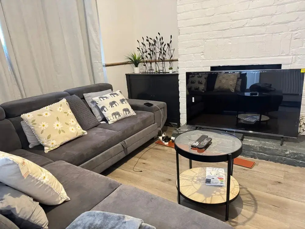 Manchester - House - Sleeps 6 - Parking - Garden