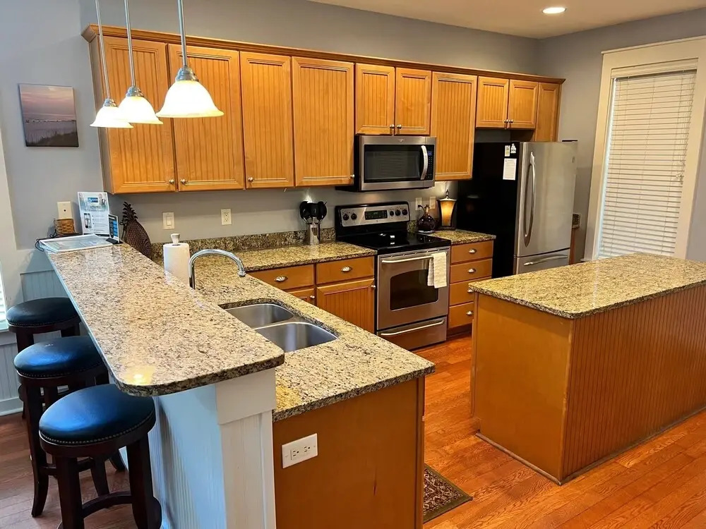 1380 Laurel Grove 3 Bedroom Home by RedAwning
