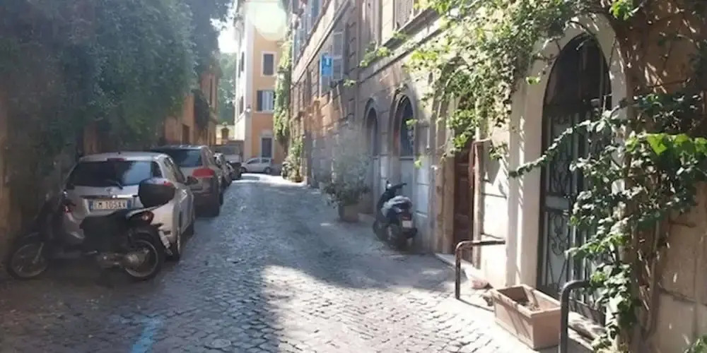 Trastevere budget studio