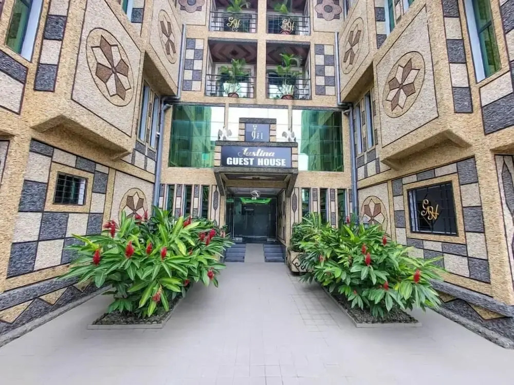 Justina Guest House Hôtel