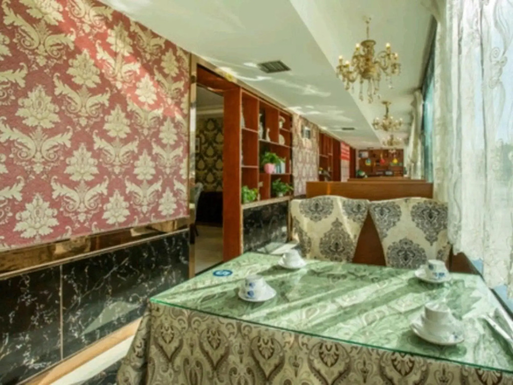 Jinxuan Hotel (Urumqi Miquan No.1 Middle School)