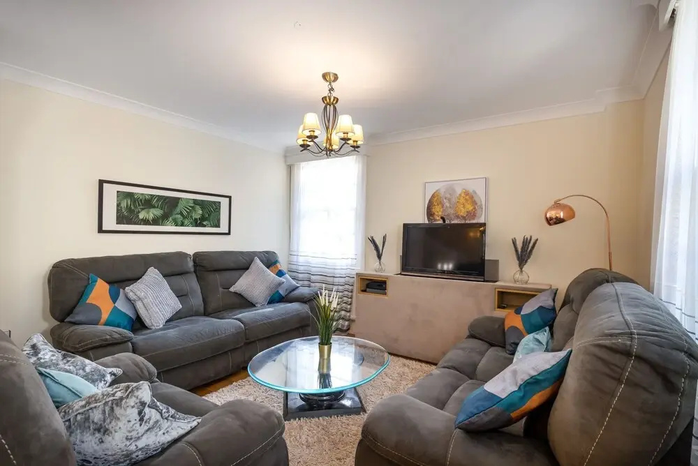 Lovely 3-bed Apartment in North Central London
