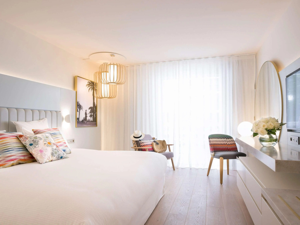 Croisette Beach Hotel Cannes - MGallery Collection