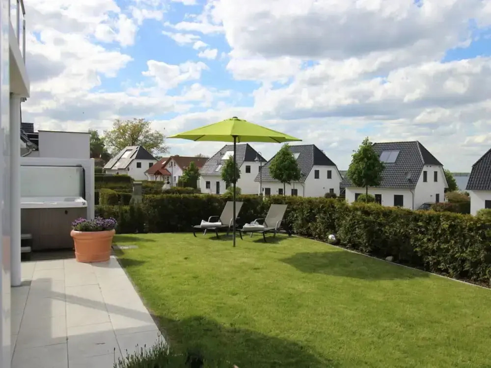 Haus Seeblick Modern Retreat