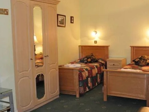 Old Ridgeway Hotel