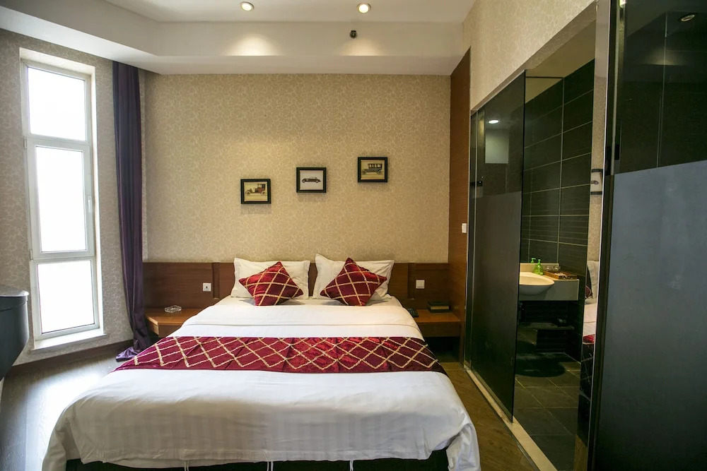 Love Holiday Inn apartment