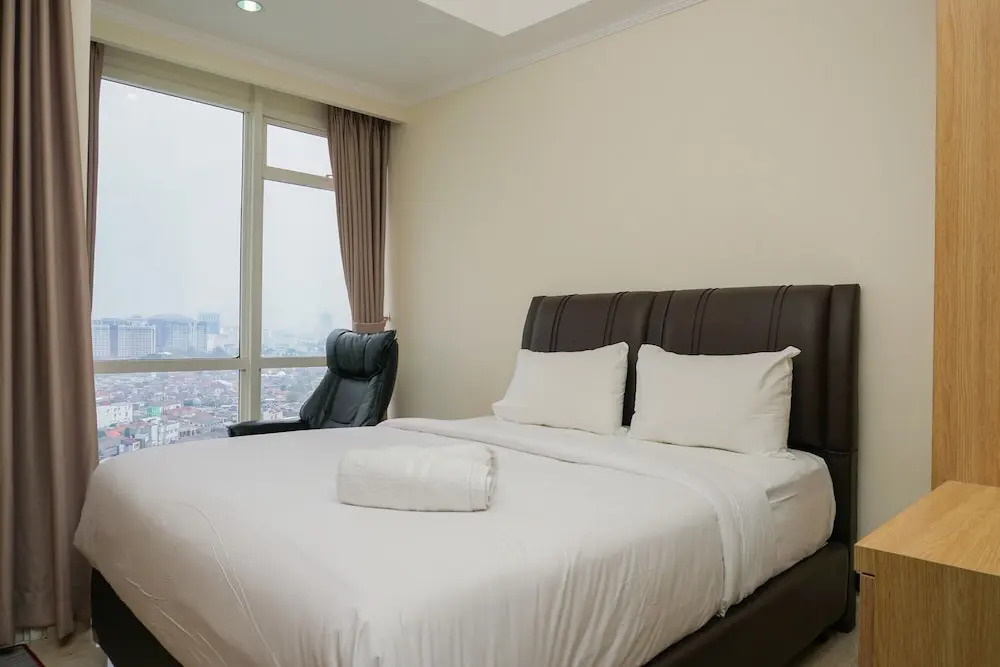 Elegant and Tidy Studio Apartment @ Menteng Park By Travelio