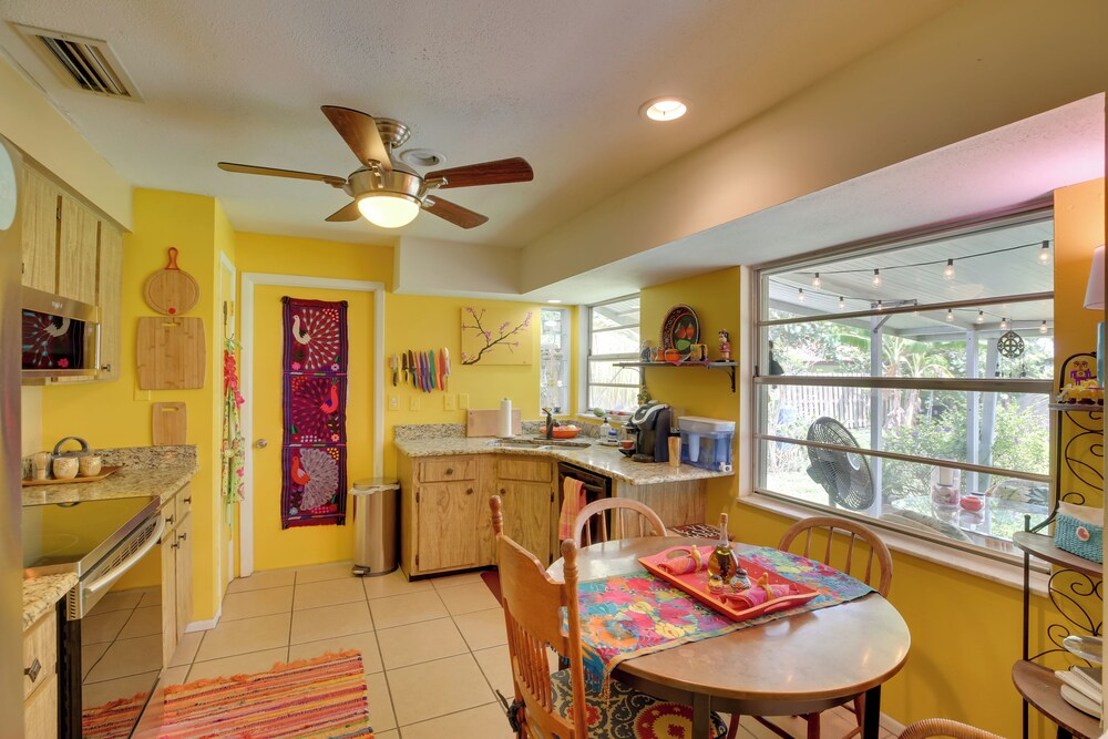 Boho-style Escape w/ Patio ~ 3 Mi to Bonita Beach!