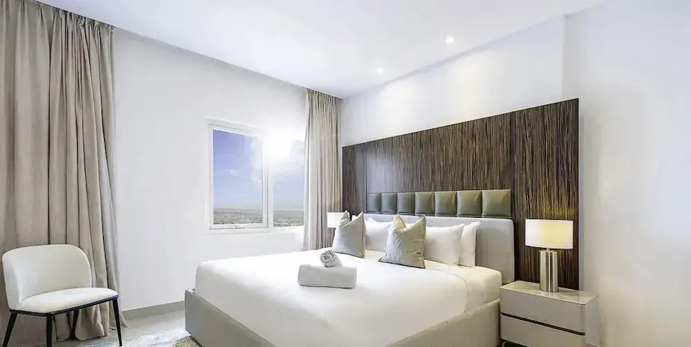 LUX  The Bonnington JLT Suite 2