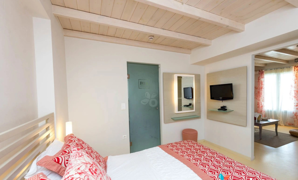 Iria Beach Art Hotel