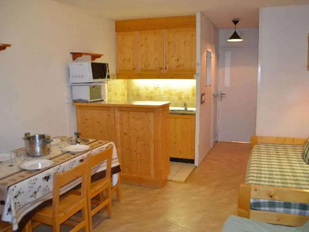 Appartement Les Menuires, 1 pièce, 3 personnes - FR-1-452-191