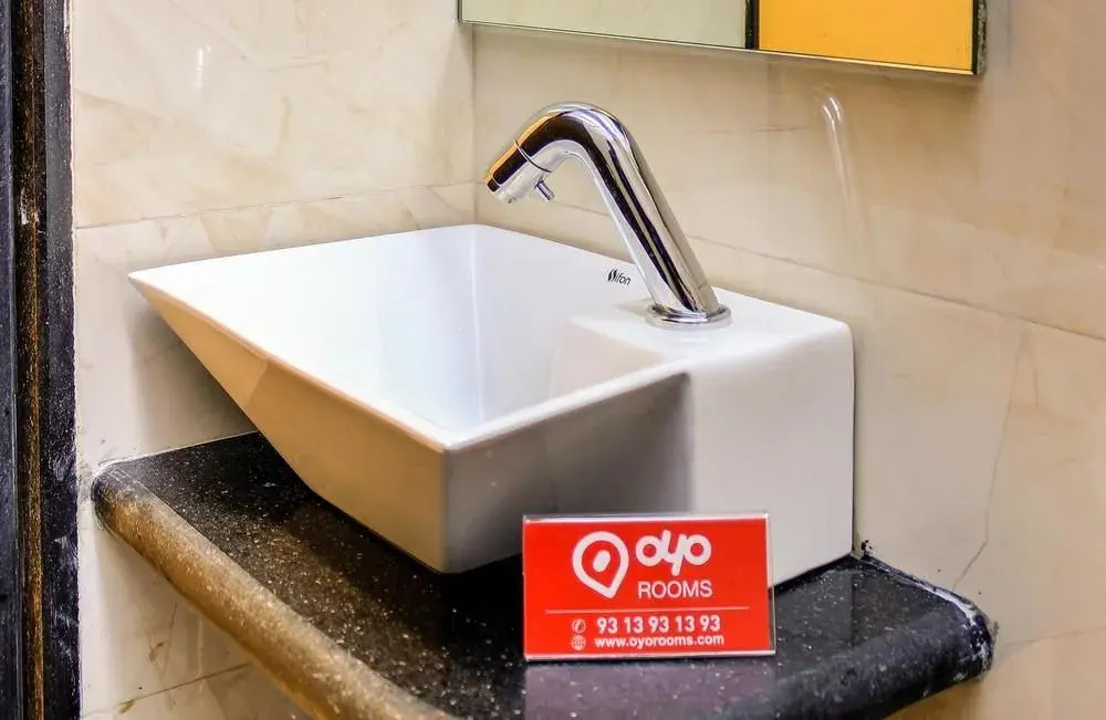 OYO Rooms Dadar Railway Station