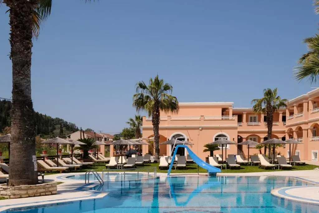 Lagoon Hotel & Apartments