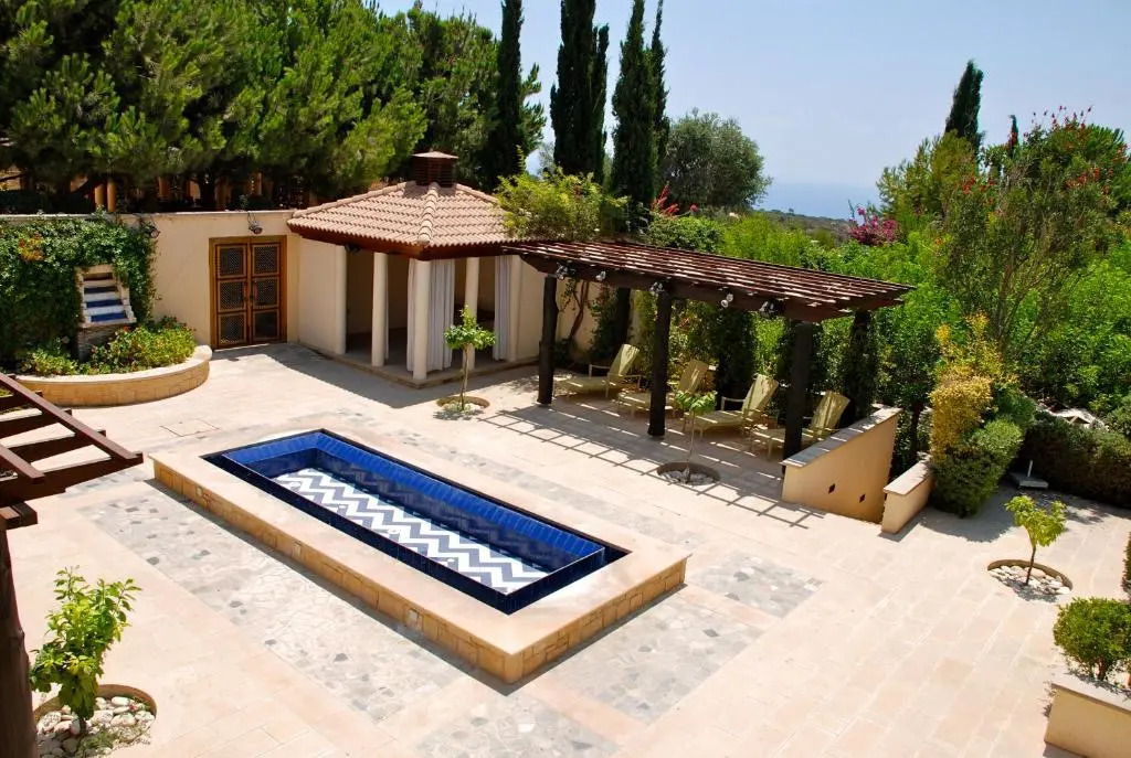 5 bedroom Villa Rio with large private pool and hot tub, Aphrodite Hills Resort
