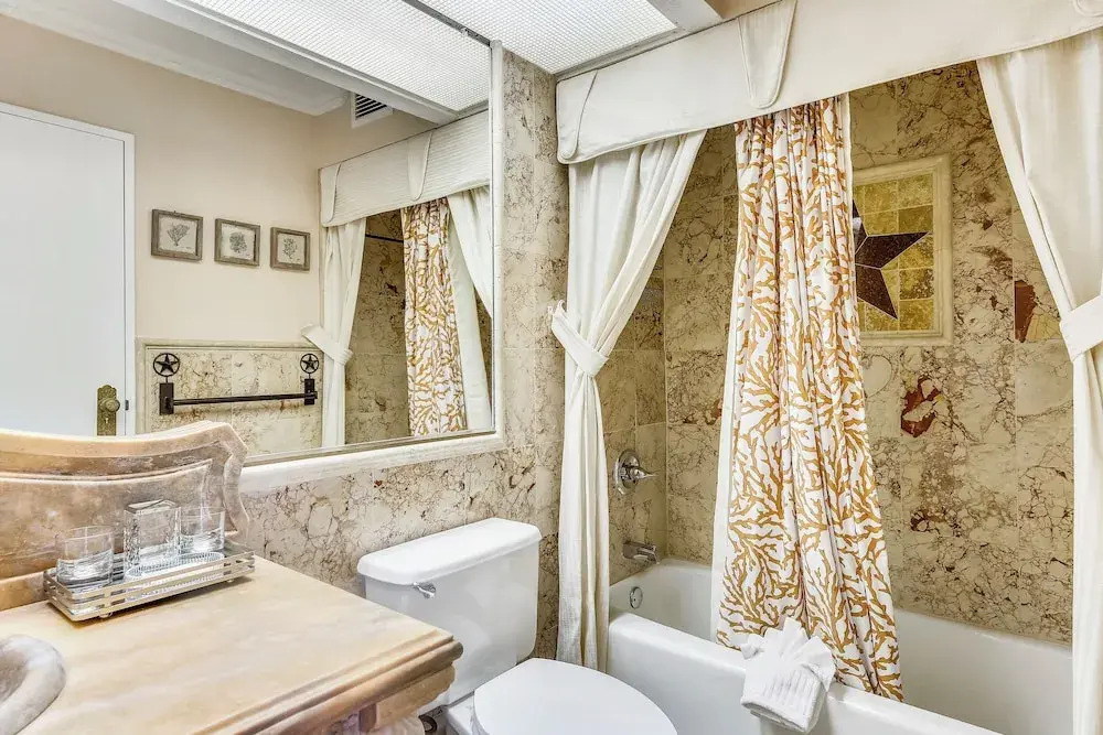 Luis' Lair by Ryson Vacation Rentals