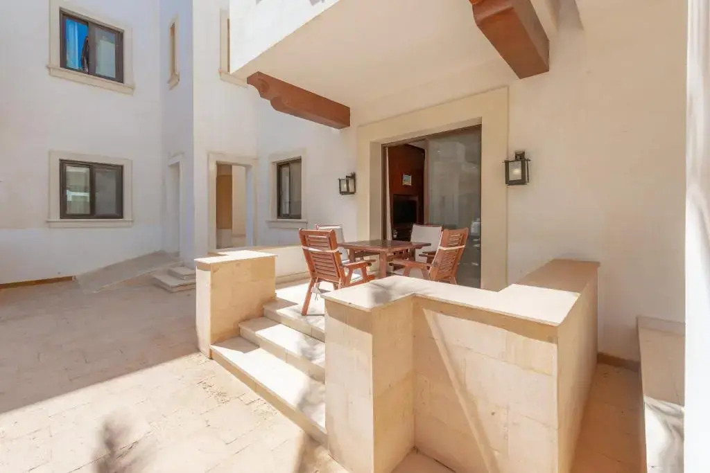 Classy 1-Bedroom Apartment in Ancient Sands with Pool View