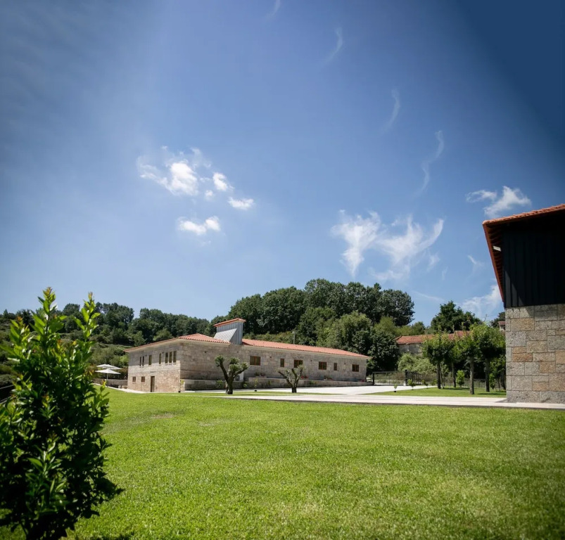 Constance Retreat - Douro Verde by FERO