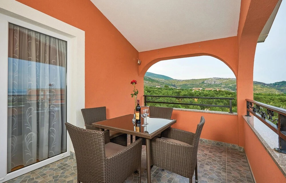 Beautiful Home in Pano With Wifi and 5 Bedrooms