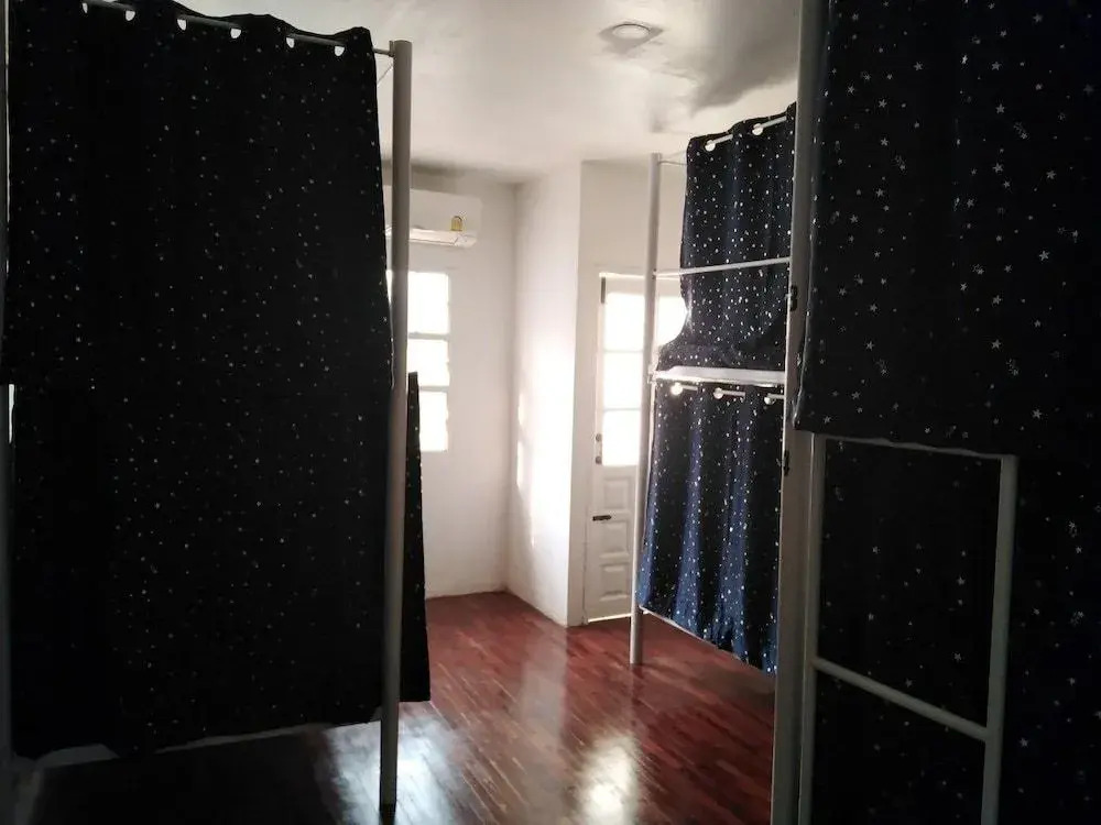 Zleepinezz Hostel