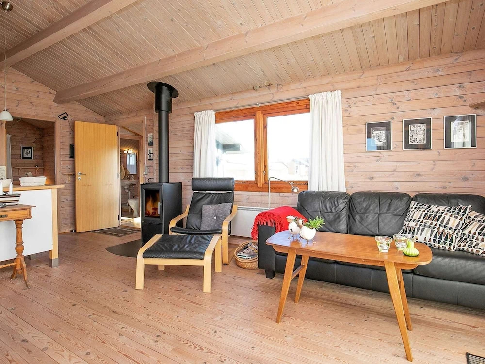 8 person holiday home in Harboøre