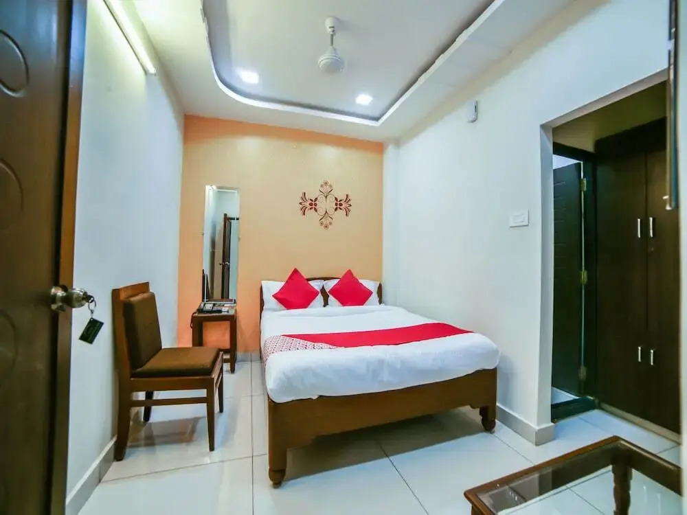 Kartikeya Grande By OYO Rooms