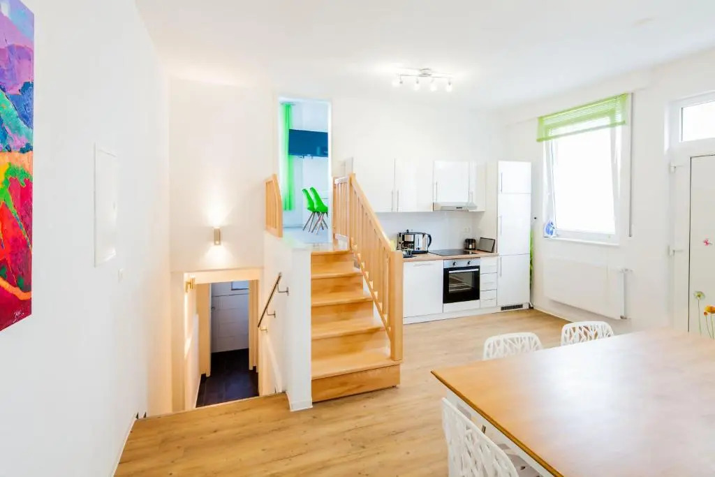 SecondHome Esslingen - Very nice and large holiday apartment near historic city centre, B W1-2