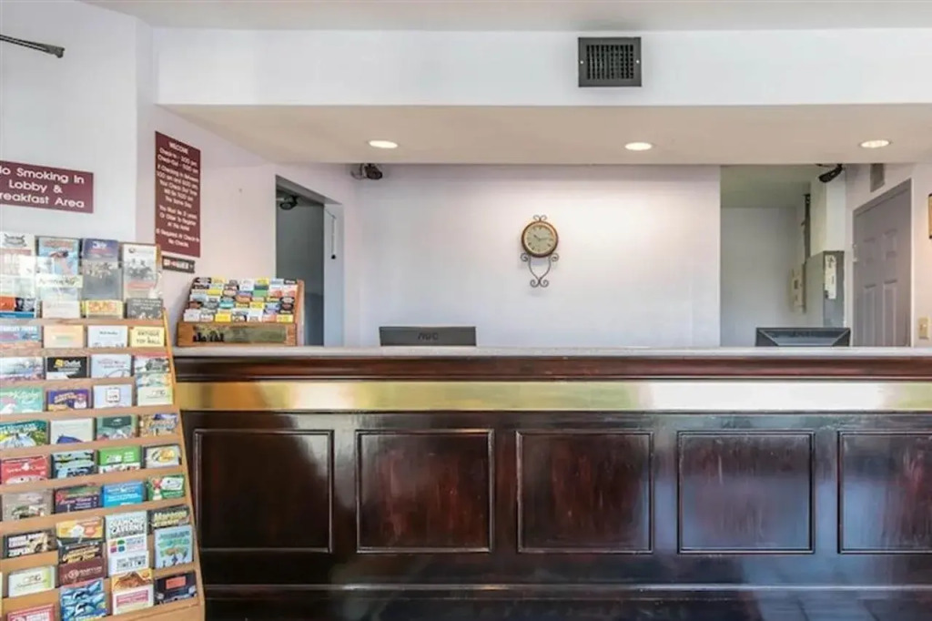 Studio 6 Suites Louisville KY Airport/Expo Center