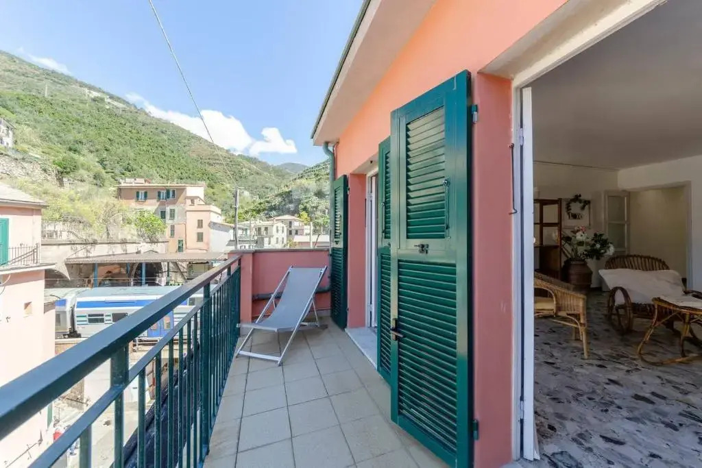 ALTIDO Spacious 2 BR Apt with Terrace at the Heart of the Vernazza
