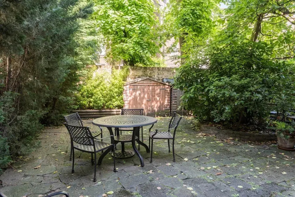 Luxury 2BD Garden Flat in Chelsea