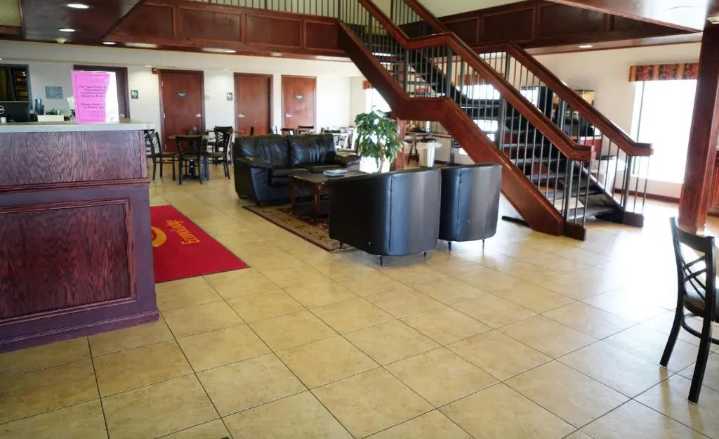 Econo Lodge Inn & Suites Kearney South