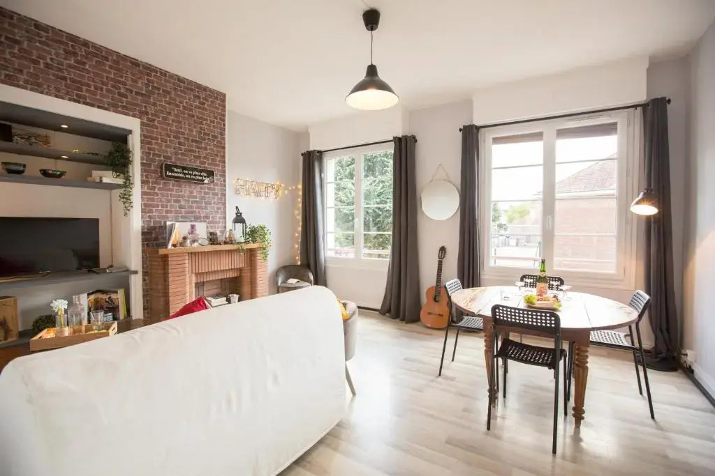#LIndustrioChampetre Free Parking, Bien Situé, Spacieux, Proche Clinique