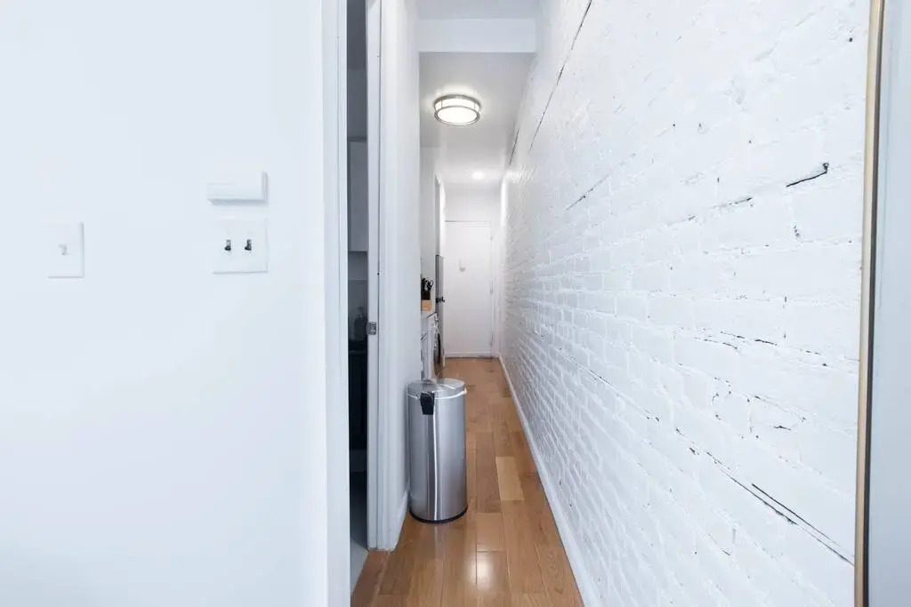 26-4a New Studio Prime 20 s W D Shared Courtyard