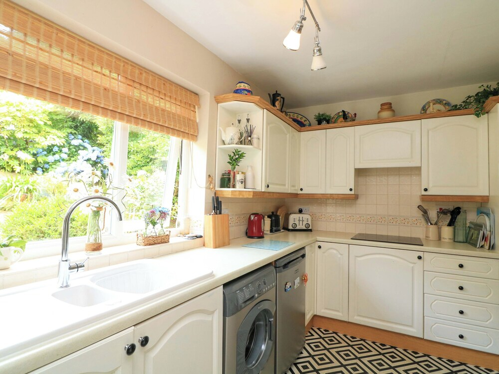 3 Chantry Hill