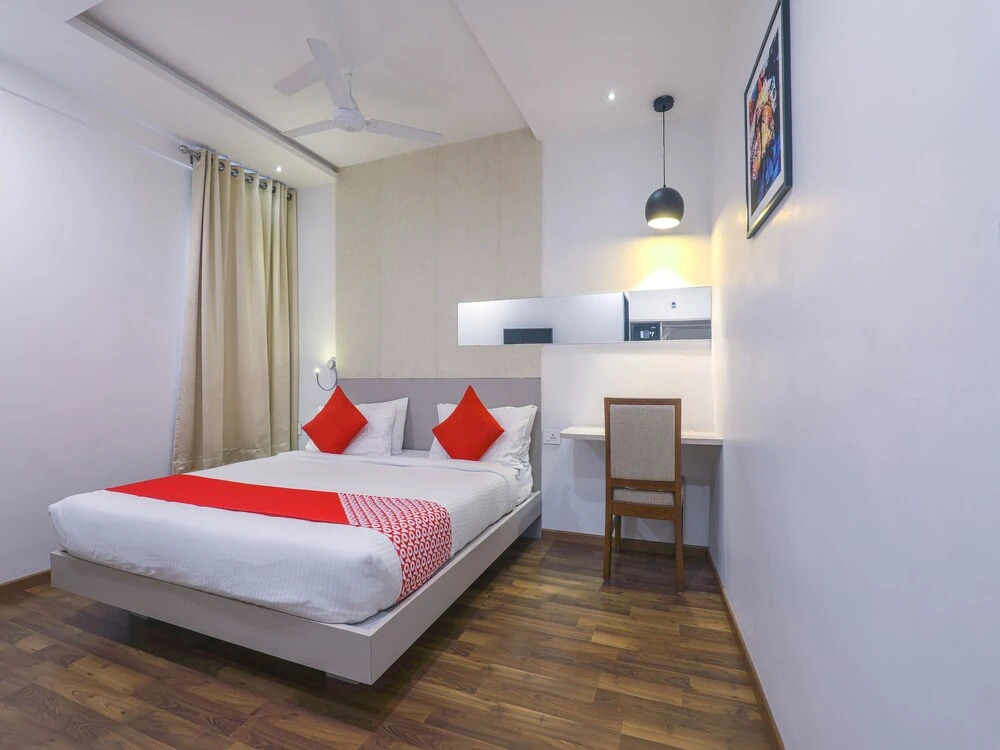 OYO 14282 Hotel Vivana