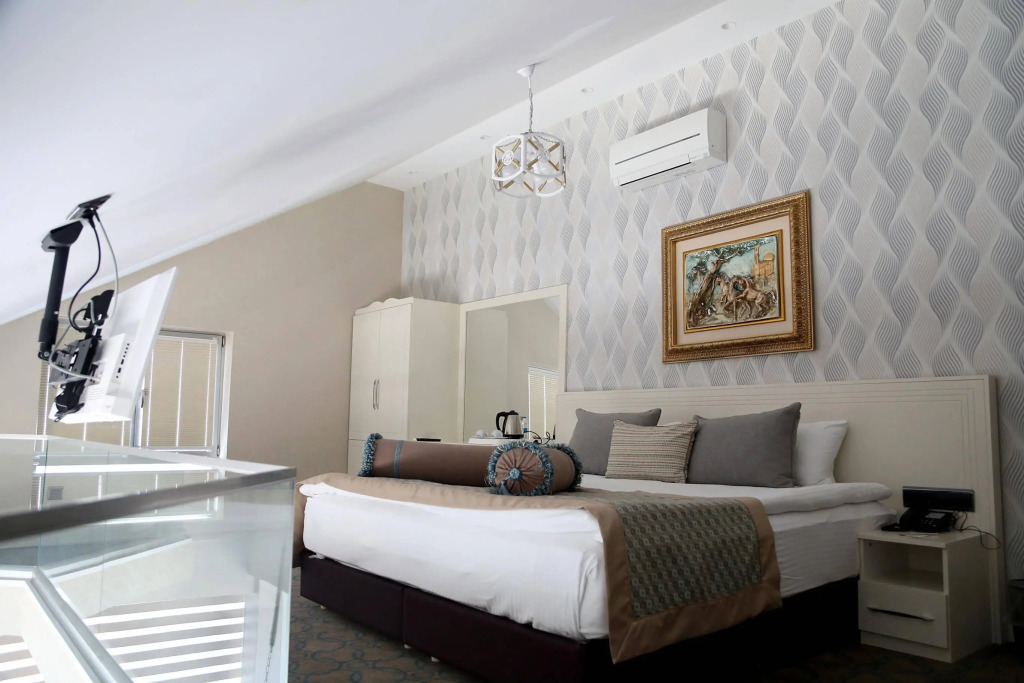 Seven Deep Hotel