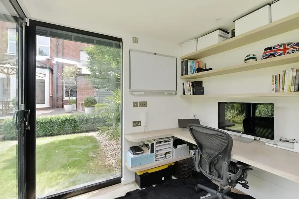 The Brent Studio - Charming 2bdr Flat With Parking and Garden