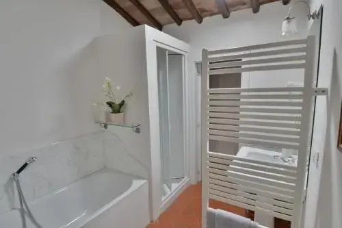 Fattoria Il Leccio Independent Apartment on Florence Hills