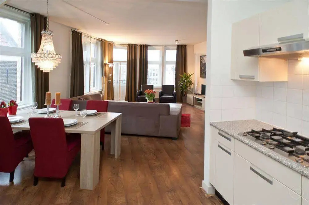 Dam Deluxe Apartments