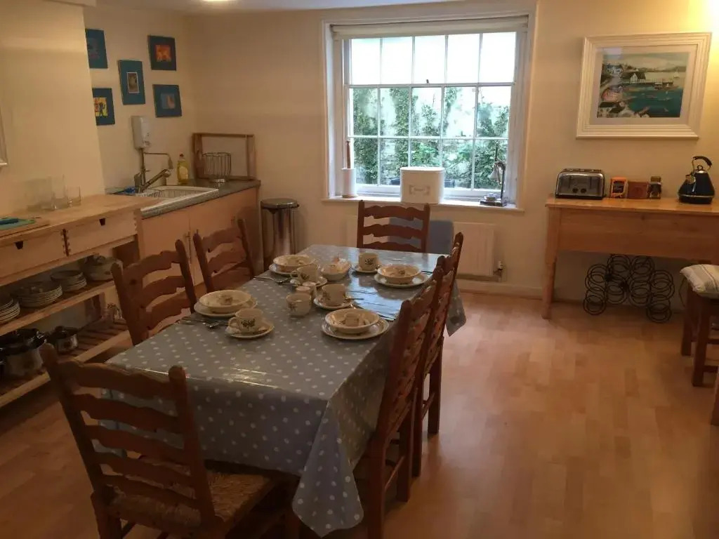 Super Spacious Regency Flat with Parking