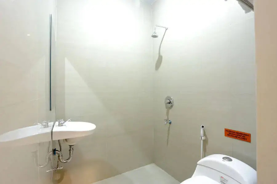 RedDoorz Plus near Solo Paragon Mall