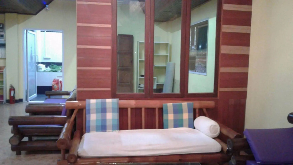 Khaolak Traveller Lodge