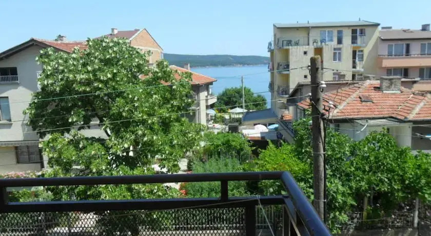 Paunovi Guest House