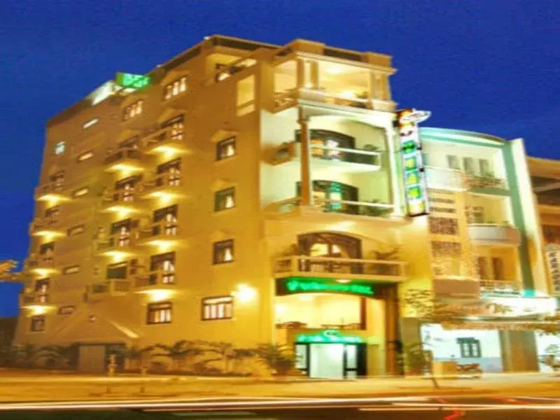 Y Van Hotel