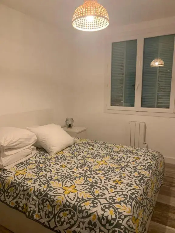 CASSIS CENTRE au coeur du village, magnifique T2 avec vue imprenable sur le château de Cassis