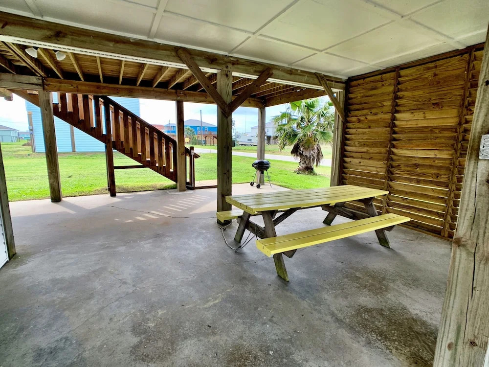 Lobster Roll 3 Bedrooms 2 Bathrooms Home