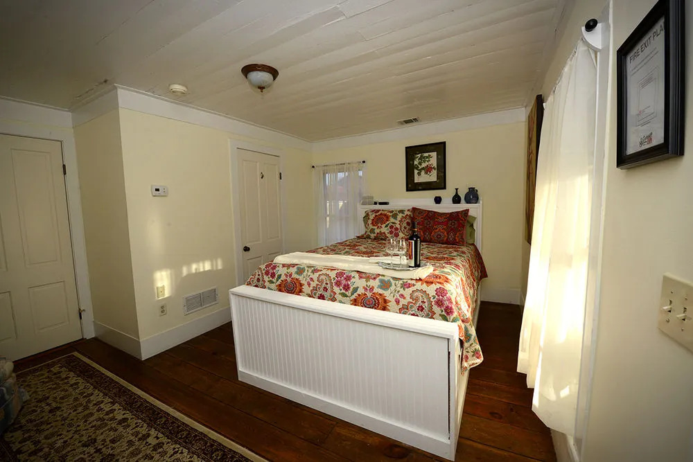 Old Storehouse Inn