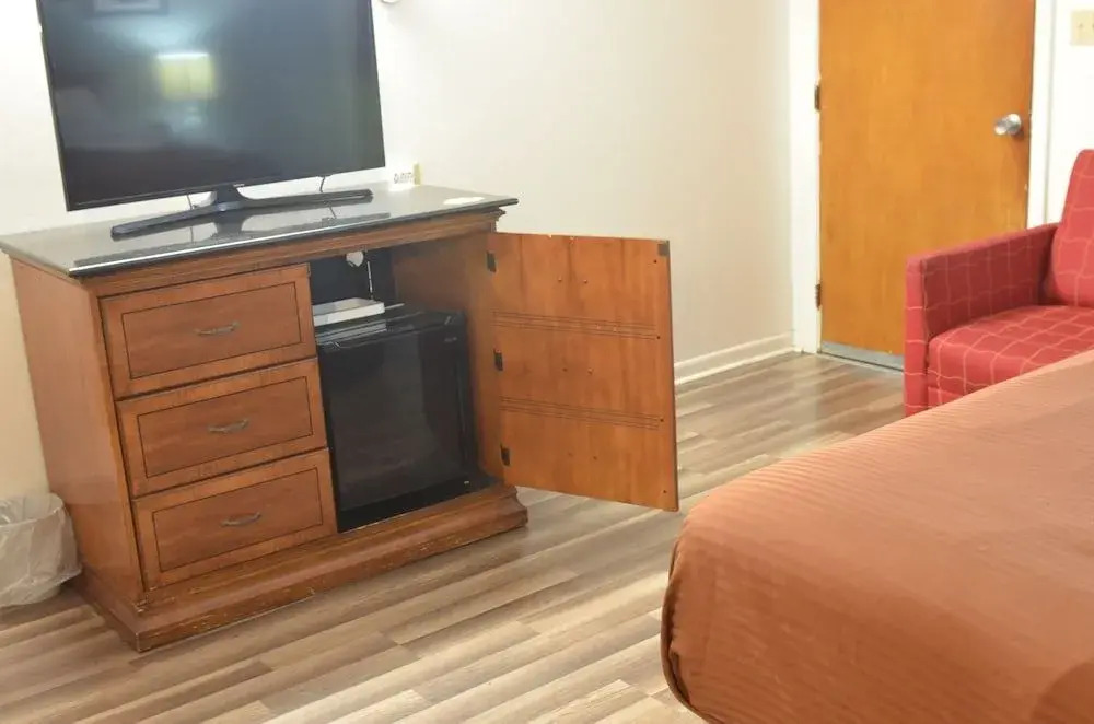 The Oak Motel