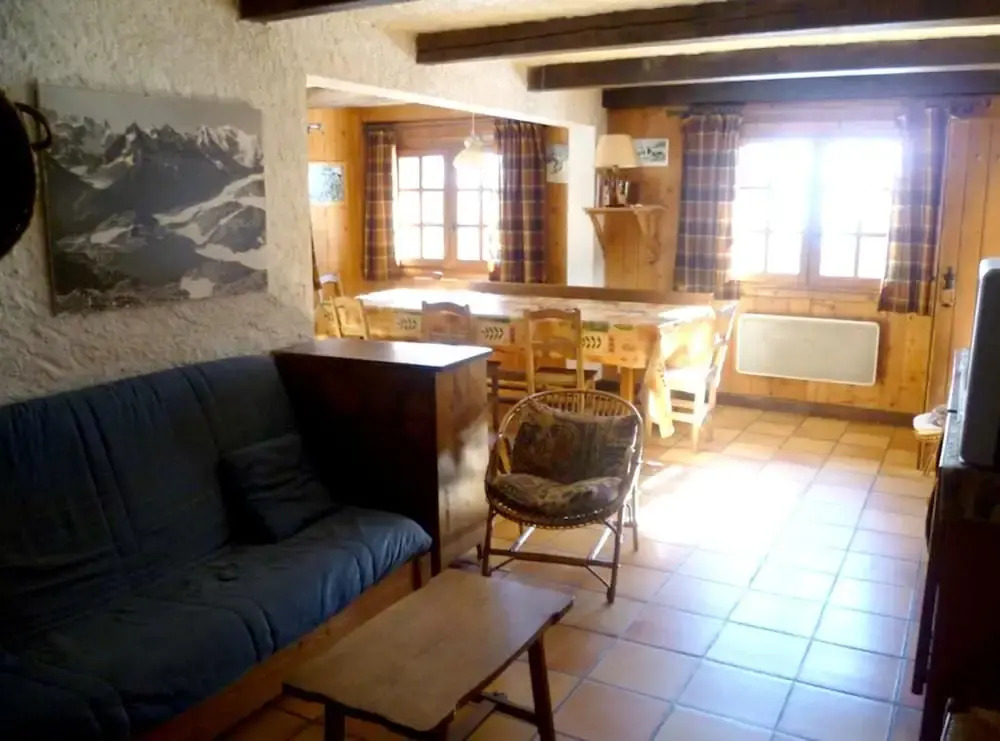House with 2 Bedrooms in Notre-Dame-De-Bellecombe, with Wonderful Mountain View, Furnished Garden And Wifi - 100 M From the Slopes